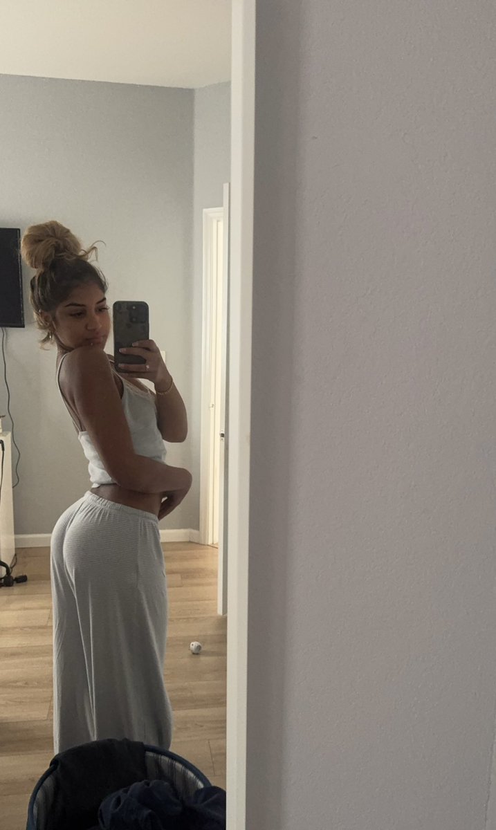 sofsoferz's tweet image. i’m so cozy