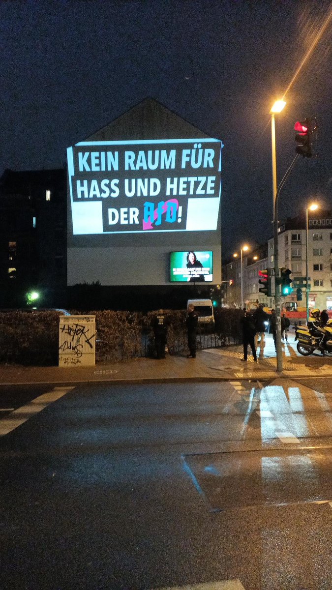 srddorf's tweet photo. Klare Aussage in #Düsseldorf #dus2002 https://t.co/BWek7TbIUZ