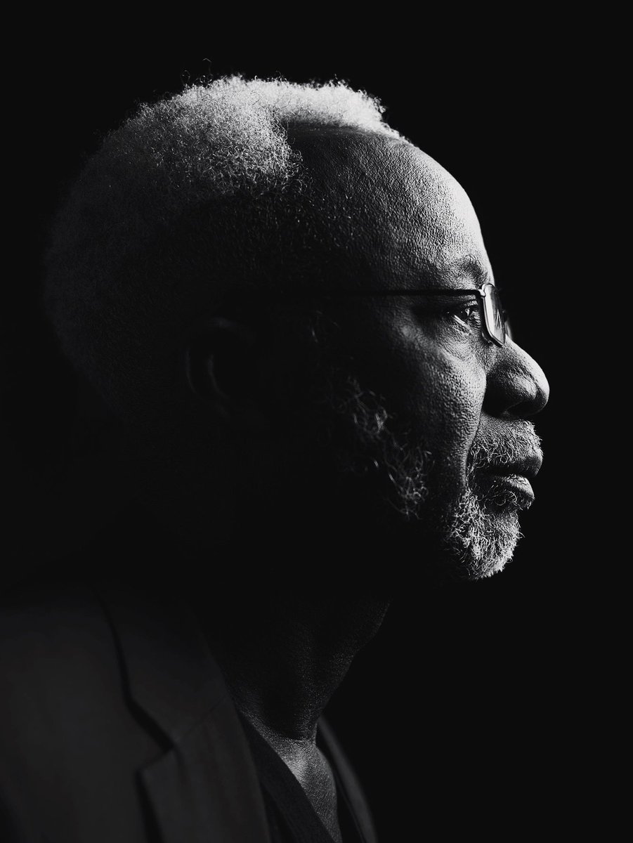 C'est avec une immense tristesse que j'apprends le départ de notre grand Souleymane Cissé.

Maître du cinéma africain, tu as fait briller le Mali dans le monde entier. "Yeelen" et tous tes chefs-d'œuvre témoignent de ton génie unique.

Dors en paix 🕊️