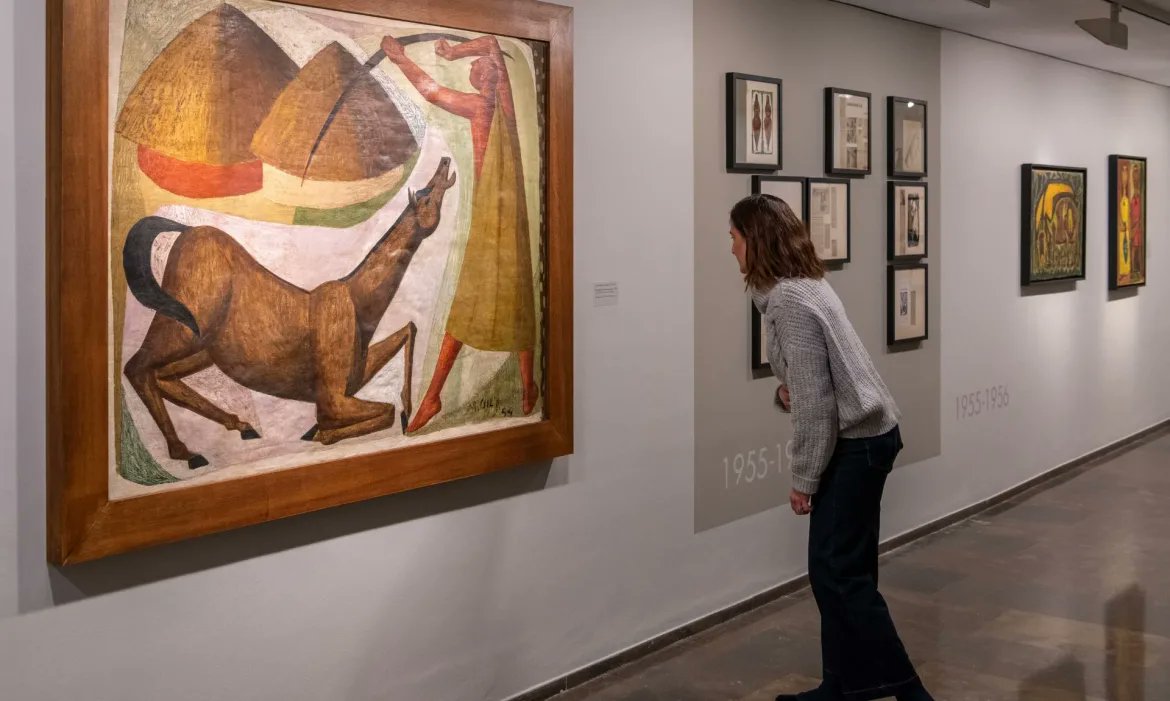 Un álbum como germen de una exposición.
El <a href="/gva_IVAM/">GVA IVAM</a>  revisa la trayectoria artística de Manolo Gil.
valenciacity.es/cultura-en-el-…
#arte #Valencia