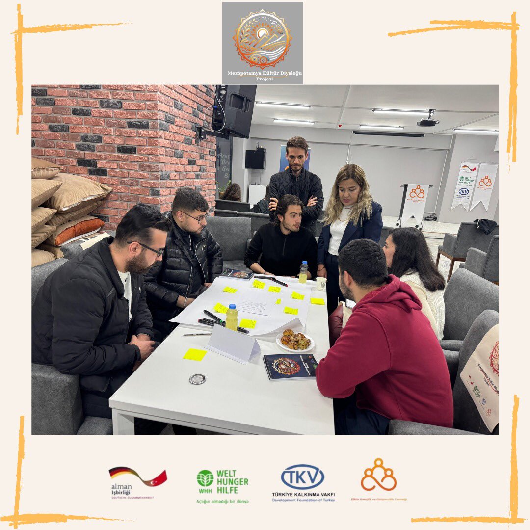 Mezopotamya Kültür Diyaloğu Projemizin üçüncü haftasında katılımcılarımızla birlikte “Takım Çalışması Atölyesi” düzenledik. Bu atölye kapsamında iş birliği, eleştirel düşünme ve ortak çözüm üretme becerilerimizi geliştirme fırsatı bulduk.