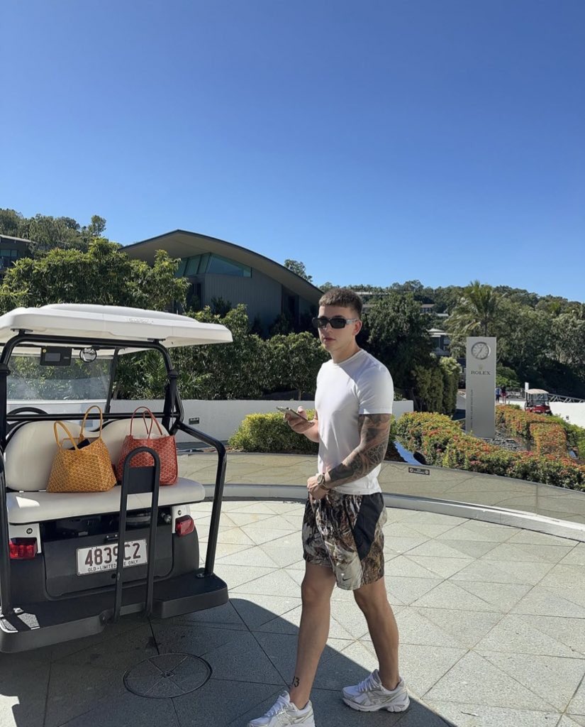 ᅠ

ᅠᅠ

                Happy birthday, babe. 
                i love you so much   ❤️❤️❤️
                —  <a href="/sforzxit/">𝐀𝐧𝐝𝐫𝐞𝐚𝐬 .𝐒</a> 

      30/01/2025
ᅠᅠ

ᅠᅠᅠ