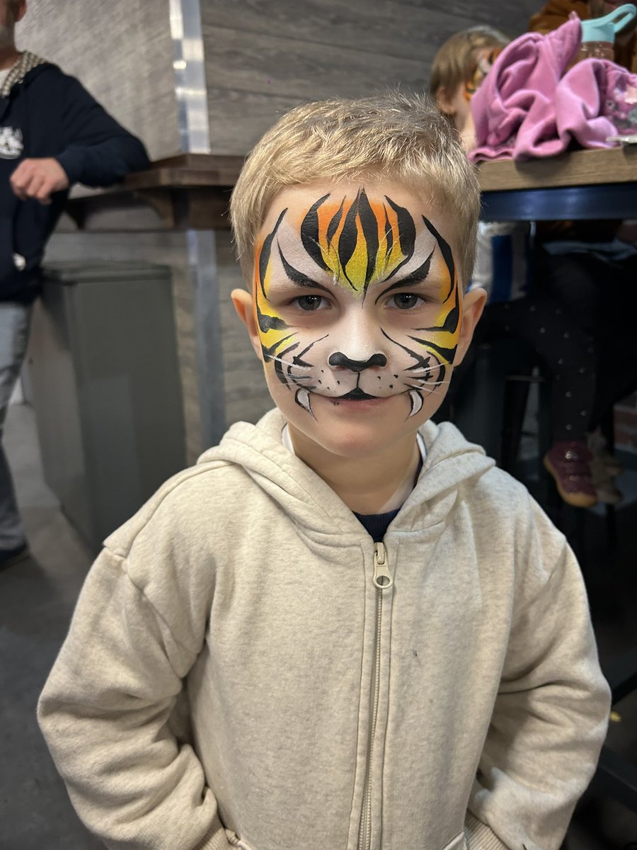 LinziTownend's tweet photo. A lovely day with my little tiger 🐯  #htafc https://t.co/cygJ9KEkoK
