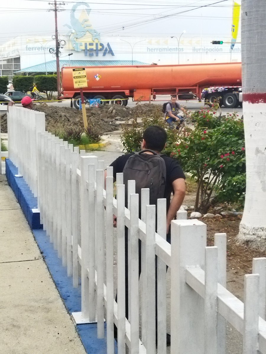 Kerosene descafeinado tweet media