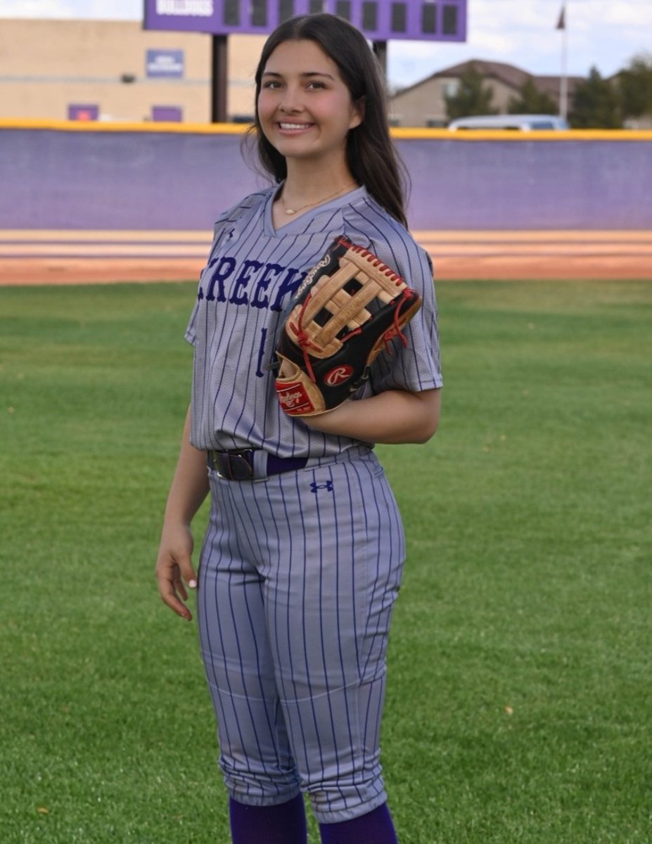 BCurtis_2027's tweet image. Blessed with another season of school ball! 💜💛 #GoDawgs #QCHS #varsity #16 #Creek #uncommitted #2027softball
 📸: @PhotoSilvas