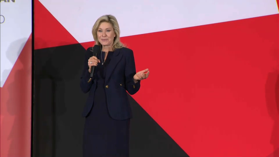 CPAC_TV's tweet photo. LIVE: Ontario Liberal Leader Bonnie Crombie addresses Canadian Club Toronto
➡️https://t.co/VORhS6A2L3

EN DIRECT : Discours de la chef du Parti libéral de l’Ontario Bonnie Crombie devant le Canadian Club Toronto
➡️https://t.co/5j81ecywOR

#onpoli | #onelxn https://t.co/qCFpNKuJm9
