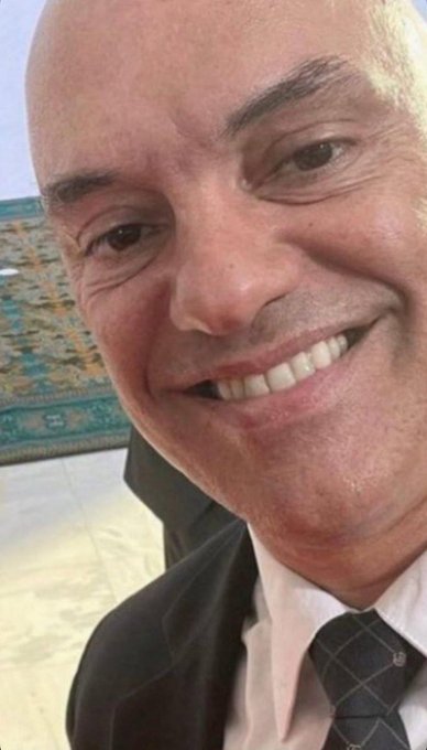 BrasilPost13's tweet photo. Dê sua nota de 0 a 10 para Alexandre de Moraes, esse herói Brasileiro que vai colocar Jair Bolsonaro, um golpista ladrão, e o maior Traidor da pátria que já existiu no Brasil ... 👇 https://t.co/mFR2VhiOyi