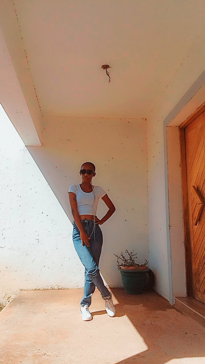njomanebp's tweet photo. @siphesihleMda Age:40 https://t.co/4w6zGnbNko