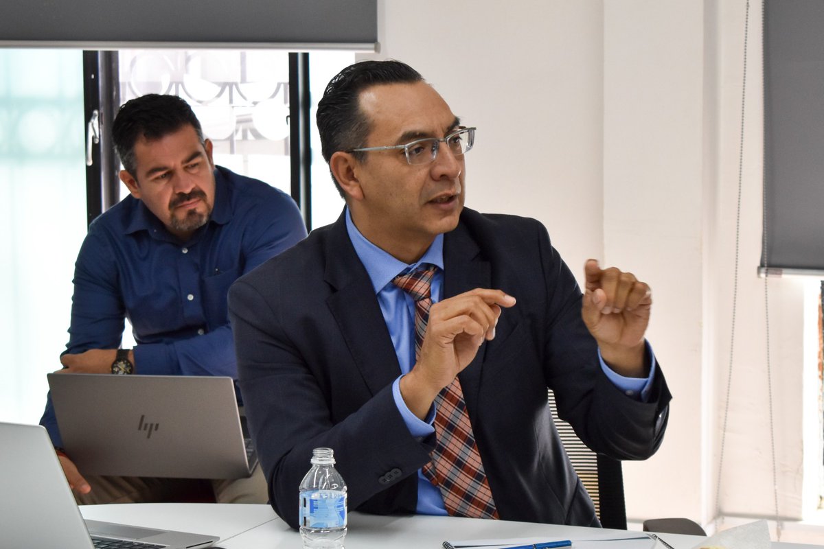 SEAJalisco's tweet photo. Realizamos el de Taller de Planeación Estratégica, con la participación especial del Dr. Mauricio Merino (Dir. #IIRCCC) con la presentación del Informe País sobre el #CombateALaCorrupción en México, previo a la Sesión Ordinaria del Comité Coordinador del #SEAJAL. https://t.co/wJAmUZfhbi