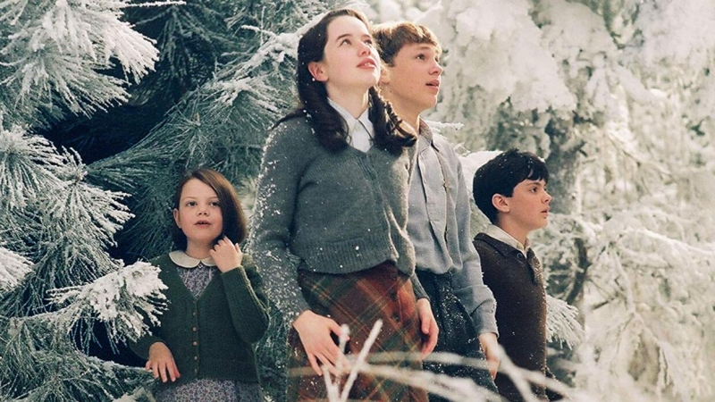 poptime's tweet photo. "Narnia" deve ter 8 filmes dirigidos por Greta Gerwig para Netflix. O 1º irá estrear nos cinemas. (Deadline) https://t.co/qsdCgNIBea