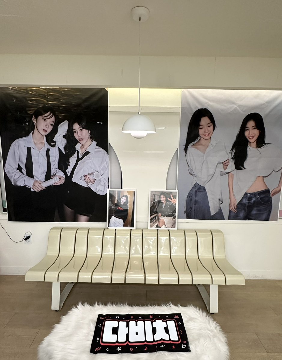 dear_my_davichi's tweet photo. 내일  .ᐟ.ᐟ
다비치 데뷔 17주년 기념 카페가 오픈합니다. 
따뜻하게 오세요 .. ₍⑅ᐢ. ̬.ᐢ₎🩵~ ! https://t.co/BEtFfp5zl8