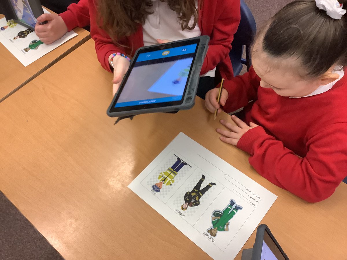 MrsAdamsonHPS's tweet photo. We used Chatterpix with our buddies to share our learning about the emergency services. @HPSDigiLeads https://t.co/psZO5kJPYW