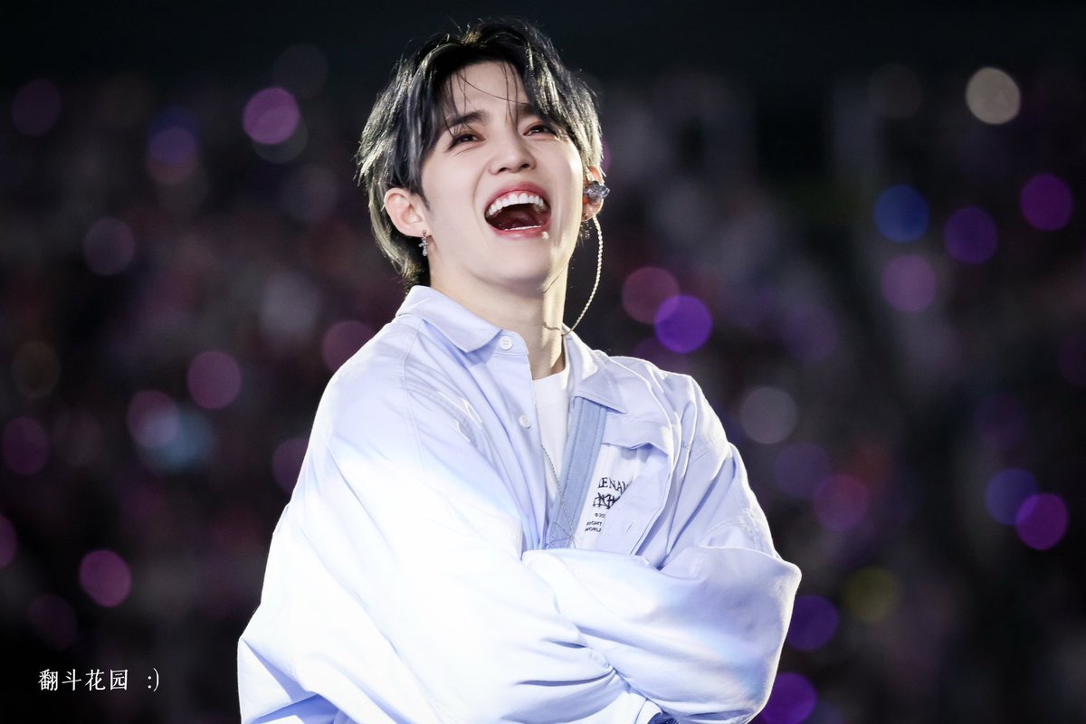 aboutscoups's tweet photo. seungcheol, i wish the world will be kind to you just like how kind you are to others. i hope the happiness that you give us will come back to you a hundred times more. we love you and we’re always here, our general leader 🥺 https://t.co/Ag9caHU0im