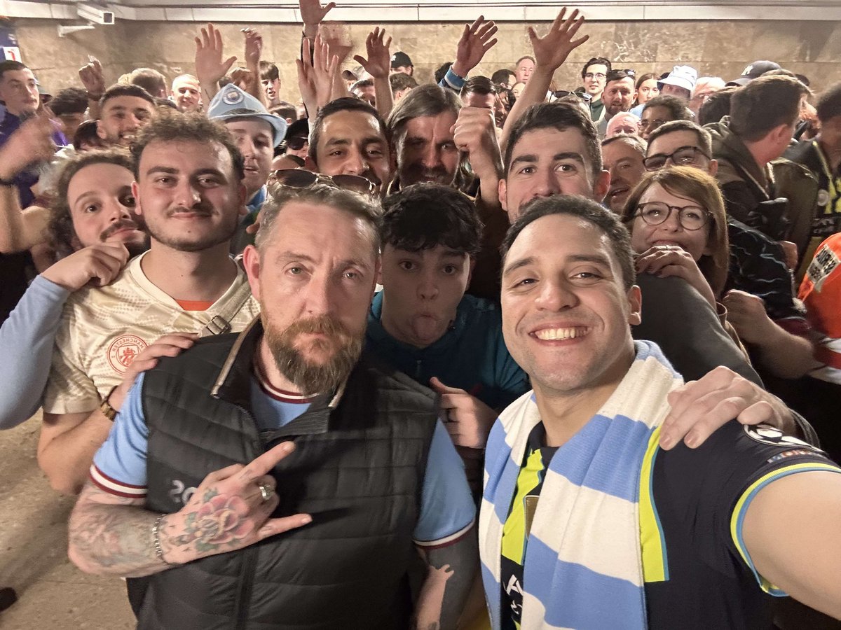 AlsatianCityzn's tweet image. #RMAMCI | Pèlerinage annuel à Madrid qui se conclut (encore) par une élimination, mais une des meilleures ambiances d&apos;avant et d&apos;après-match que j&apos;ai connu vu le résultat 🔝

🎵 WE SCORED A GOAL 🎵 ☝️

We&apos;ll follow you everywhere 🩵

#ManCityOSC