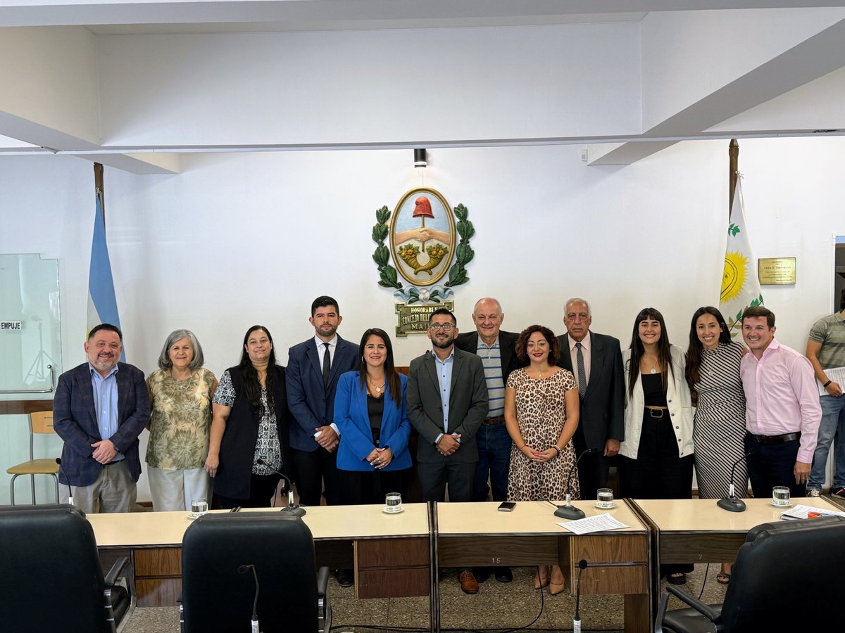 ✅Hoy juré como Vicepresidente de <a href="/HCDMaipuMza/">HCD Maipú</a> , agradezco a mis colegas que de manera unánime me otorgaron esta distinción jerárquica del Departamento de Maipú.🏛️🫂❤️
Felicito a la Presidenta electa <a href="/yamicerezo/">Yamila Cerezo</a> y a todas las autoridades de Bloque.

#JuntoAVos