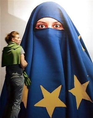 Armisr2's tweet photo. The greatest threat are those who oppose immigration and freedom of faith, especially Islam.

But they will lose, history isn't on their side and mass immigration will bring Europe to its knees

Europe will pay for slavery and colonialism 

✊🏿☪️

#MNWO #BNWO #Eurabia #Eurafrica https://t.co/pOQgs4nRxH