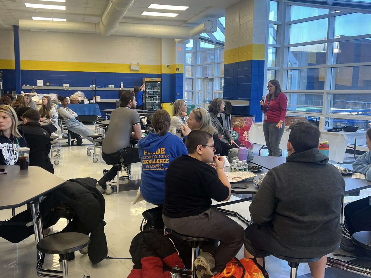 MTSD_DPedroza's tweet photo. This morning, the Rotary Club hosted a wonderful breakfast with our Impact and Junior Impact Club members! A great time was had by all as we connected and strengthened our commitment to service. Thank you to the Rotary Club for your support! 💙 #ManchesterPride #ImpactClub https://t.co/Lbwxiy5Wji
