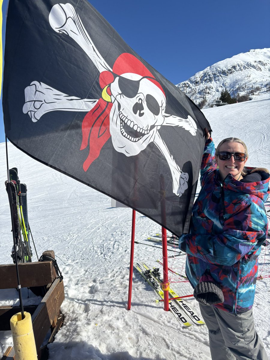 SJP Ski tweet media