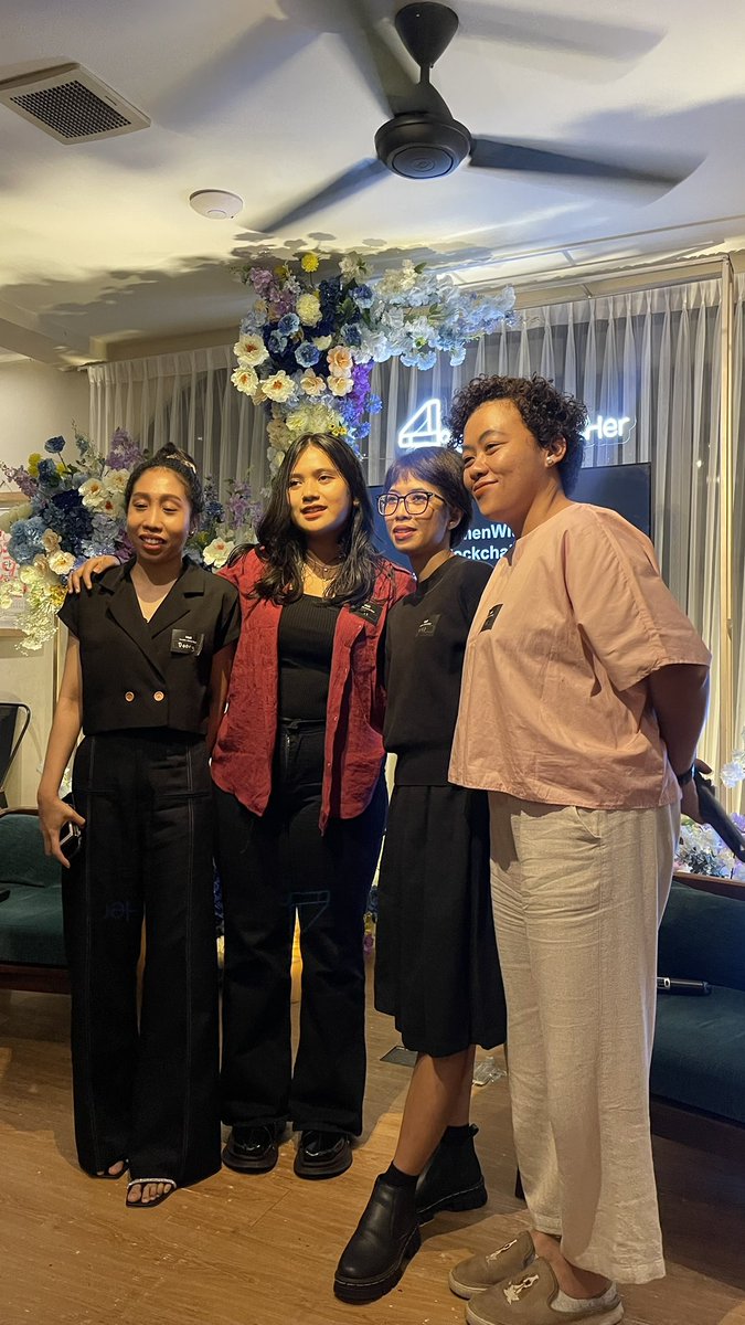 oliveayuu's tweet photo. Kelar sharing session yuk lanjut makan then networking. Thank you @utopiaclub_ @bitgetglobal @BitgetID udah ngadain acara yg super keren. Sering2 yaaa 🫶🏻🫶🏻🫶🏻✨✨✨

#WomenWithWeb3 #Blockchain4HER #ConnectingTheBlocks https://t.co/bAGsL3APVI