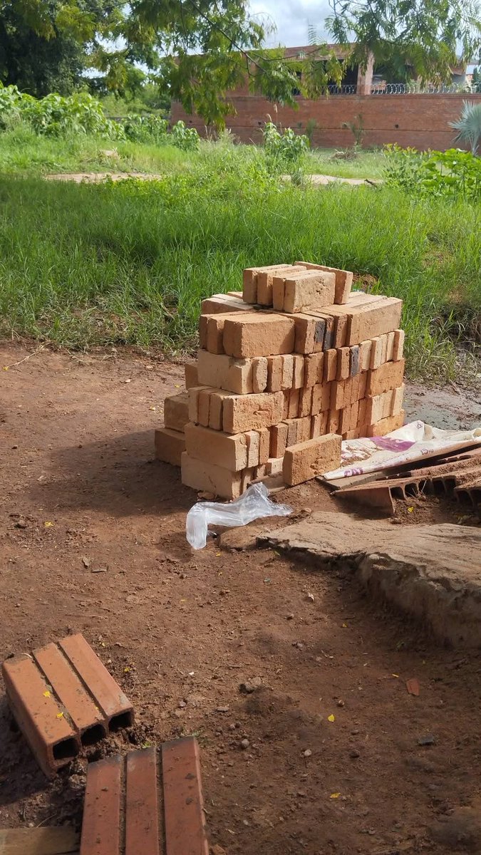 El sueño de una gatera para los michis de limpio, está cada vez más cerca. 
Ya tenemos todos los materiales pero nos falta completar el importe para la mano de obra (1.000.000) 
Por favor, si te nace de corazón apoyar nuestra causa y ayudar a éstos peluditos, escríbenos...