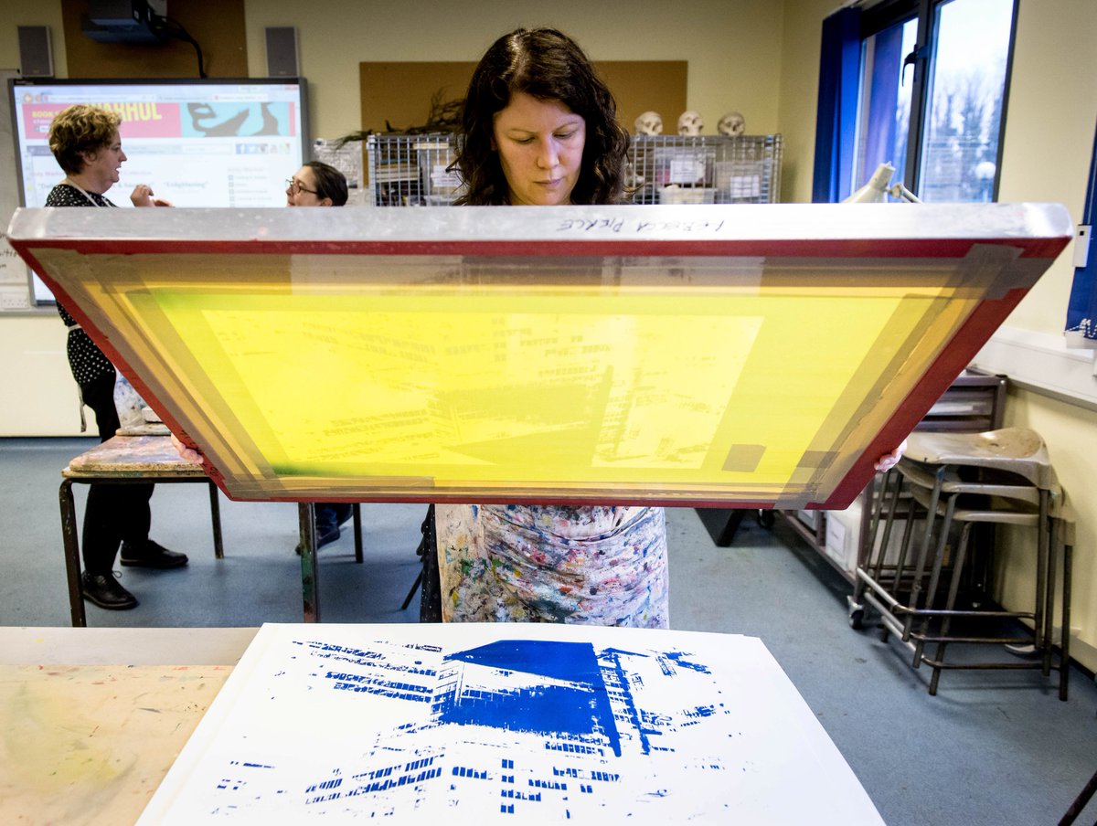 We have a variety of print making courses starting this month.  Learn basic table top screen printing processes, or if you're thinking about printmaking as a career, explore how to apply design ideas to paper &amp; fabric.    

More details 👉:  tinyurl.com/3rsc5zde