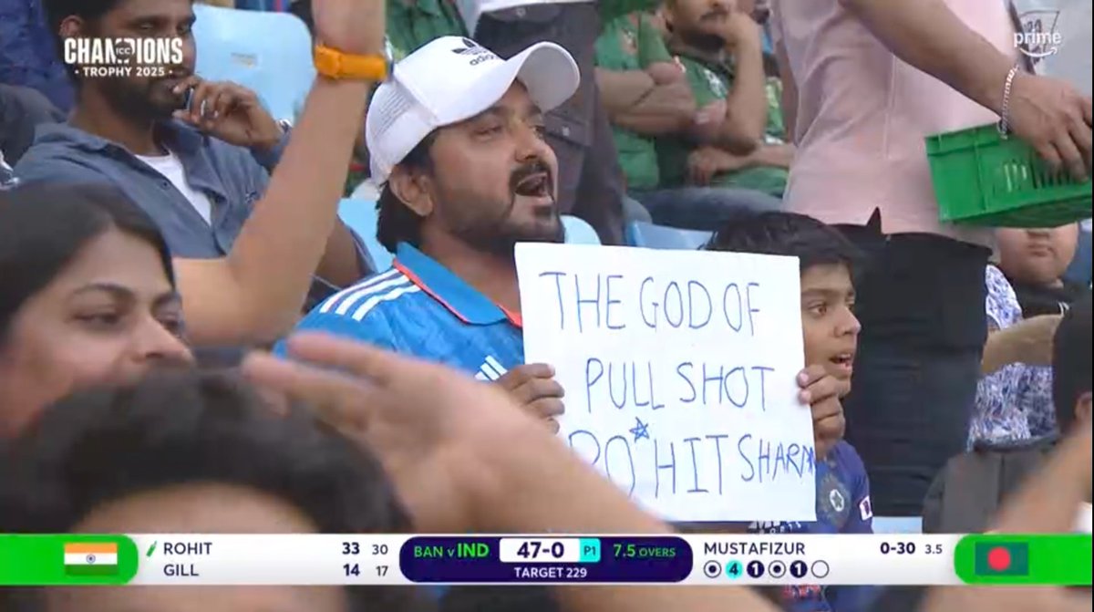 Wherever you look, Rohit Sharma's fans seem to come.
GOD OF PULL SHOT