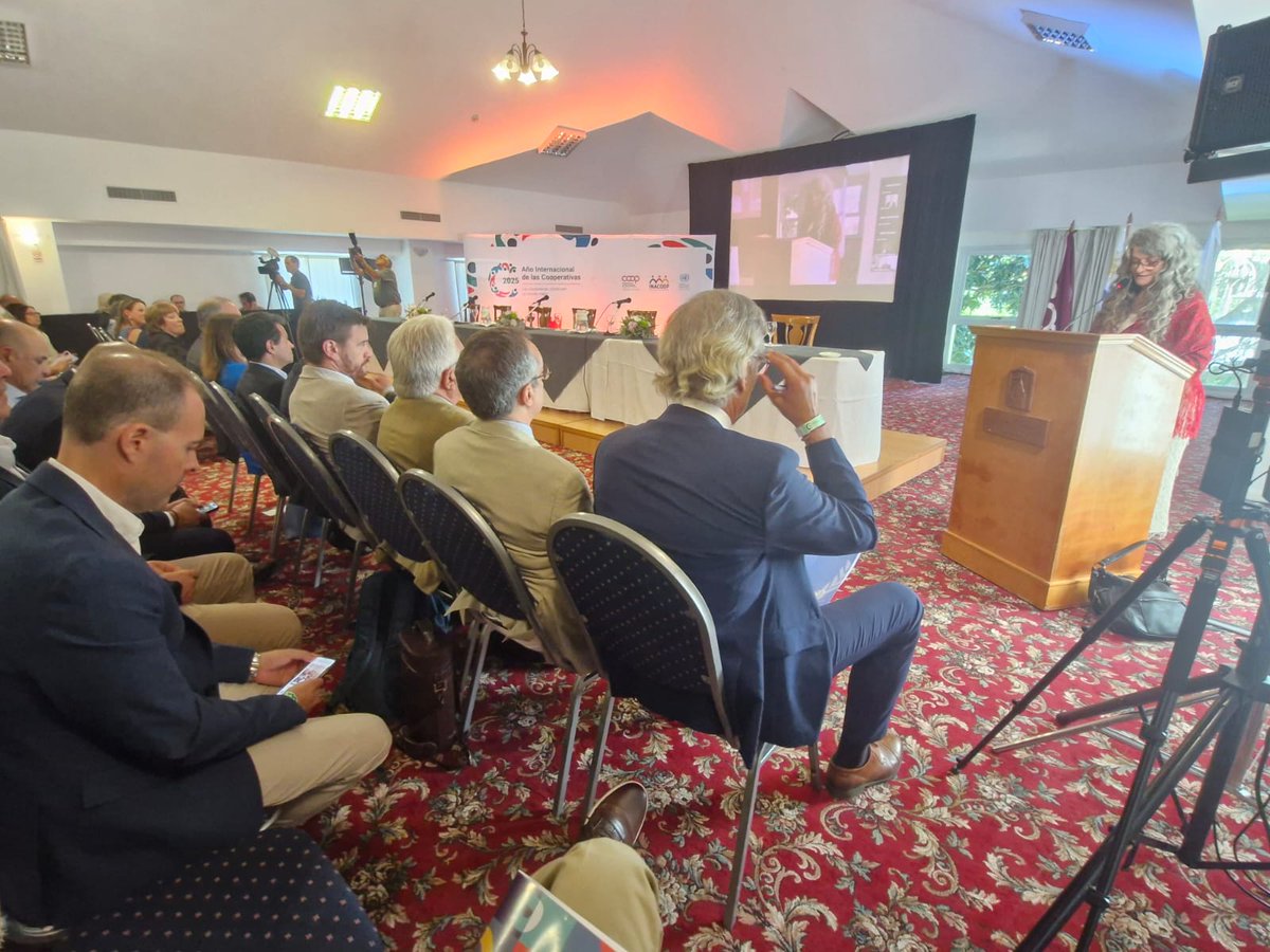 📢 CAF está presente en el lanzamiento del #AñoInternacionaldelasCooperativas en Punta del Este

▫️Pablo Perdomo, J. Carlos Canessa y Luis Frachia (presidente, directivo y gerente de CAF) participan del evento junto a delegaciones y autoridades del cooperativismo a nivel mundial.