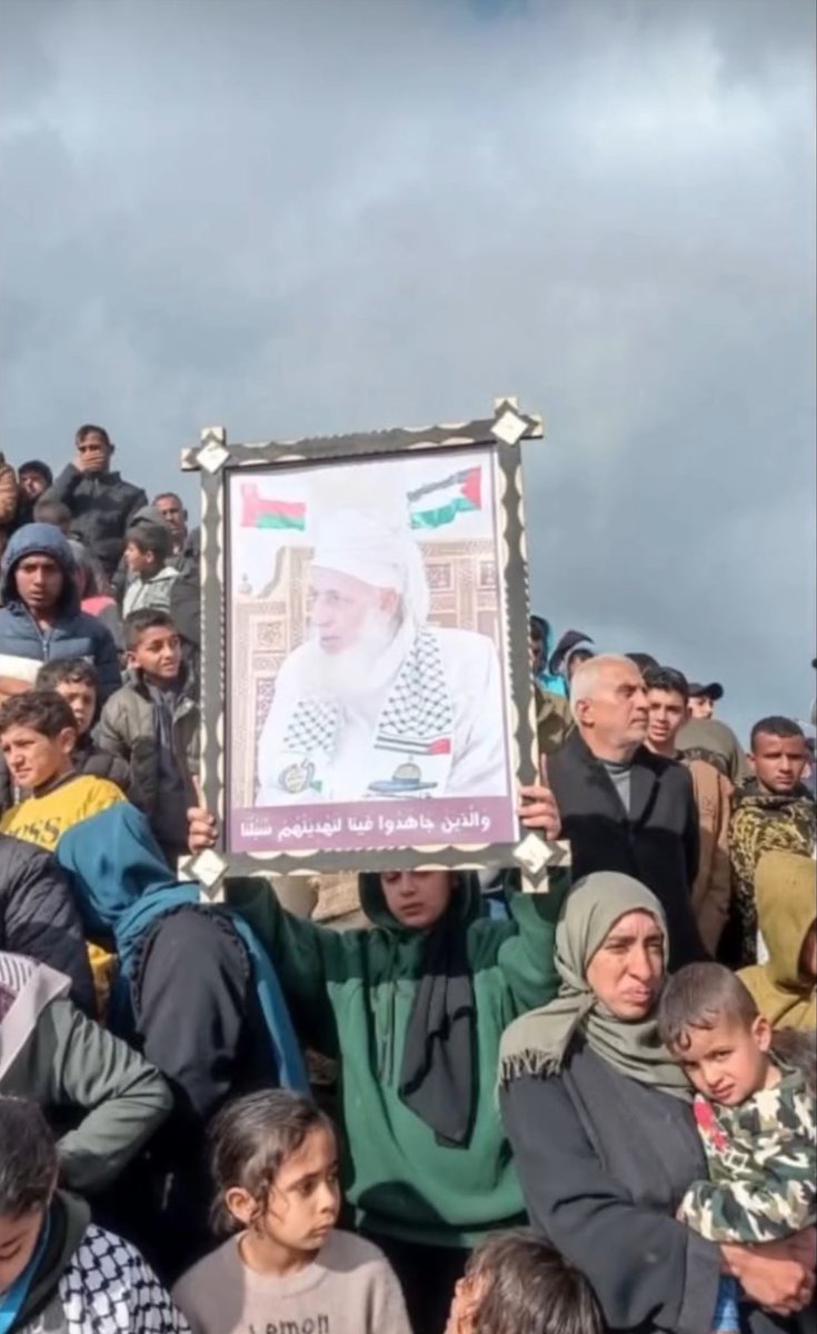 نحن منكم وأنتم منا 🇵🇸🇴🇲
فلسطين ❤️ عُمان
<a href="/AhmedHAlKhalili/">أحمد بن حمد الخليلي</a>