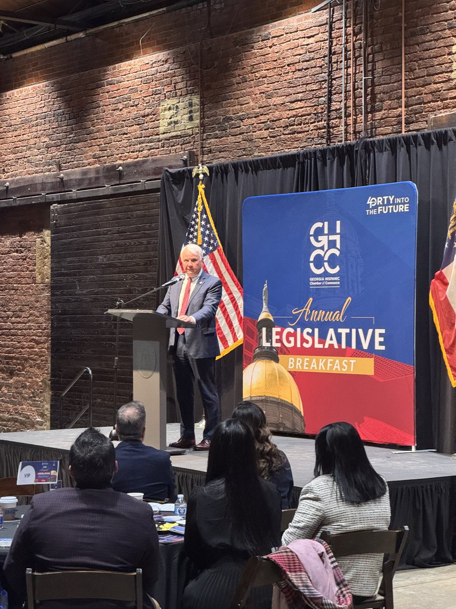 Thankful to hear Speaker <a href="/JonBurnsGA/">JonBurnsGA</a> this morning at the <a href="/GeorgiaHispanic/">GHCC</a> Chamber. Highlighting our collective work on tax relief, child literacy, and protecting young ladies' ability to compete.  #gapol