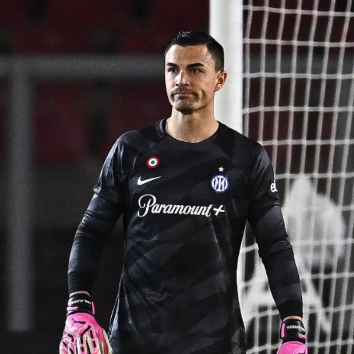 zioantunello__'s tweet image. Con lui portiere #pronto ed #esperto sarei stato palle a mollo.

Pepo Martinez per me è un disastro annunciato, tipo Mazzocchi al Napoli, gente non #pronta che si ritrova a giocare partite dove la palla #scotta