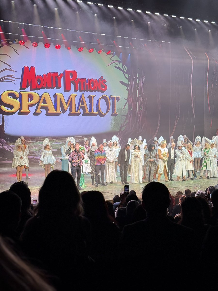 laloespana's tweet image. Impresionante producción #Spamalot Felicidades a toda la gran compañía incluyendo el ensamble… @alex_gou @wiechers1 @Mandoreyes80 @freddymasca1 @OrtegaGerman @fastlicht @RICH_MARGALEFF @SusanaZabaleta @faisirrito @AdalRamones @AdrianUribe @OMARCHAPARRO