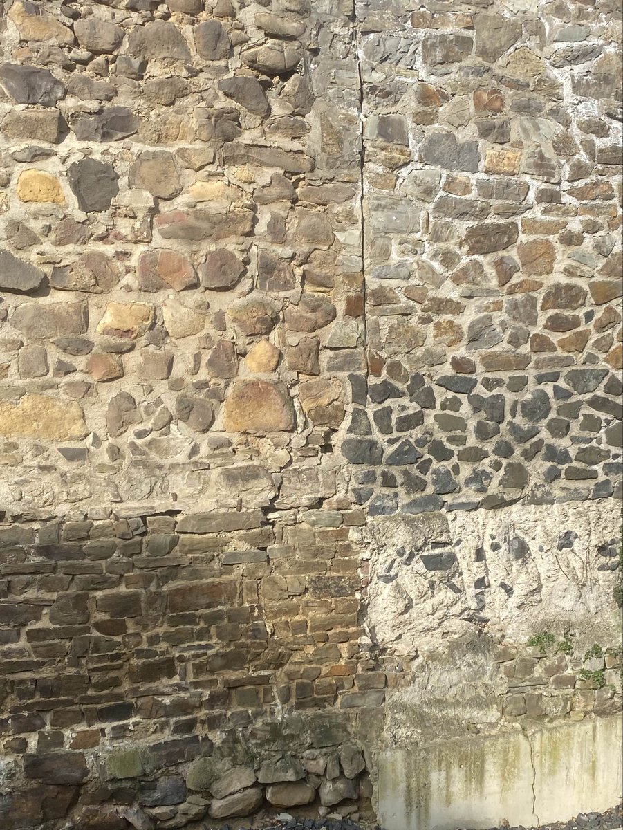 When you swatch every stone wallpaper in #TheSims4… but in real life. 🤯🪨