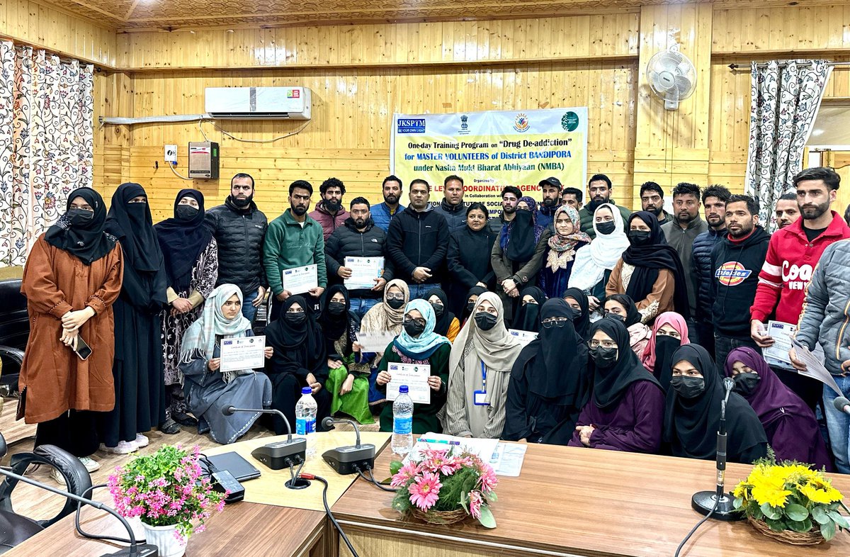 Faisal Ali Dar (@faisalalidar) on Twitter photo A one-day training program on Drug De-addiction for Master Volunteers of District Bandipore was held today atConference Hall under the Nasha Mukt Bharat Abhiyaan Ministry of Social Justice & Empowerment, Govt. Of India. <a href="/MIB_India/">Ministry of Information and Broadcasting</a> <a href="/mygovindia/">MyGovIndia</a> <a href="/NMBA_MSJE/">Nasha Mukt Bharat Abhiyaan</a> <a href="/AmitShah/">Amit Shah</a> <a href="/narendramodi/">Narendra Modi</a> A one-day training program on Drug De-addiction for Master Volunteers of District Bandipore was held today atConference Hall under the Nasha Mukt Bharat Abhiyaan Ministry of Social Justice & Empowerment, Govt. Of India. <a href="/MIB_India/">Ministry of Information and Broadcasting</a> <a href="/mygovindia/">MyGovIndia</a> <a href="/NMBA_MSJE/">Nasha Mukt Bharat Abhiyaan</a> <a href="/AmitShah/">Amit Shah</a> <a href="/narendramodi/">Narendra Modi</a>