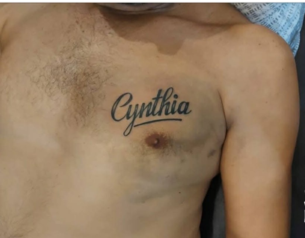 k2fwebsolutions's tweet image. Avant de tatouer le prénom de vos copines, vérifiez d&apos;abord si ce n&apos;est pas juste un pseudo Snap 😩

Cynthia la chaudasse pourquoi ???  😭