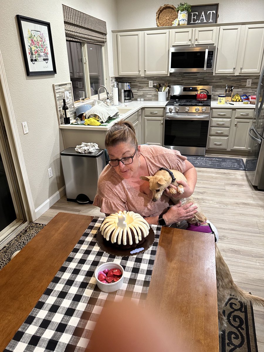 Happiest Birthday to my ride or die ⁦<a href="/Gina_Eaton/">Gee-nuh</a>⁩ ❤️🎉🙏🏽🎂 I love you!