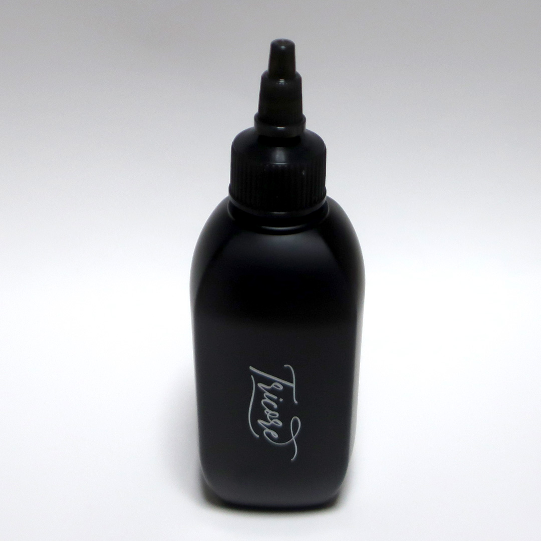 ha14145183's tweet image. Tricore温感ヘッドスパトリートメント

液体が優しいクリームに変化して包み込む、新感覚の生トリートメント。じんわり温かく感じます。髪全体になじませるように揉み込んでいます。しっとりした使用感です。
#PR #tricore #トリコレ #温感生トリートメント #トリコレでちゅるん髪 #韓国コスメ