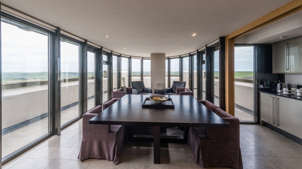 Meet In Wales tweet media