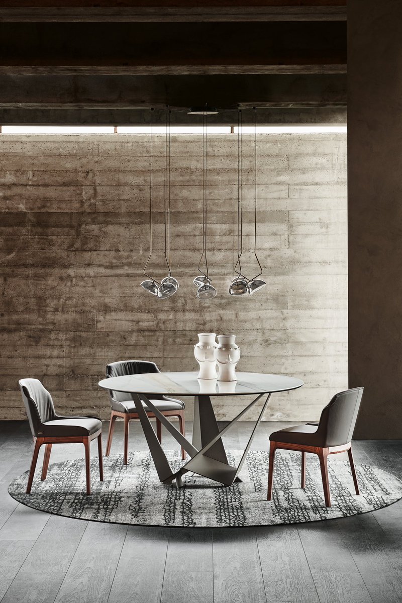 MueblesLluesma's tweet photo. Impactante y sofisticada. La Skorpio de Cattelan transforma cualquier comedor en una obra de arte.

https://t.co/aZJpUIKDXB

#CattelanItalia #MesaSkorpio #MueblesItalianos #DecoraciónConEstilo #DiseñoExclusivo #ComedorDeLujo https://t.co/nNFgljb37p