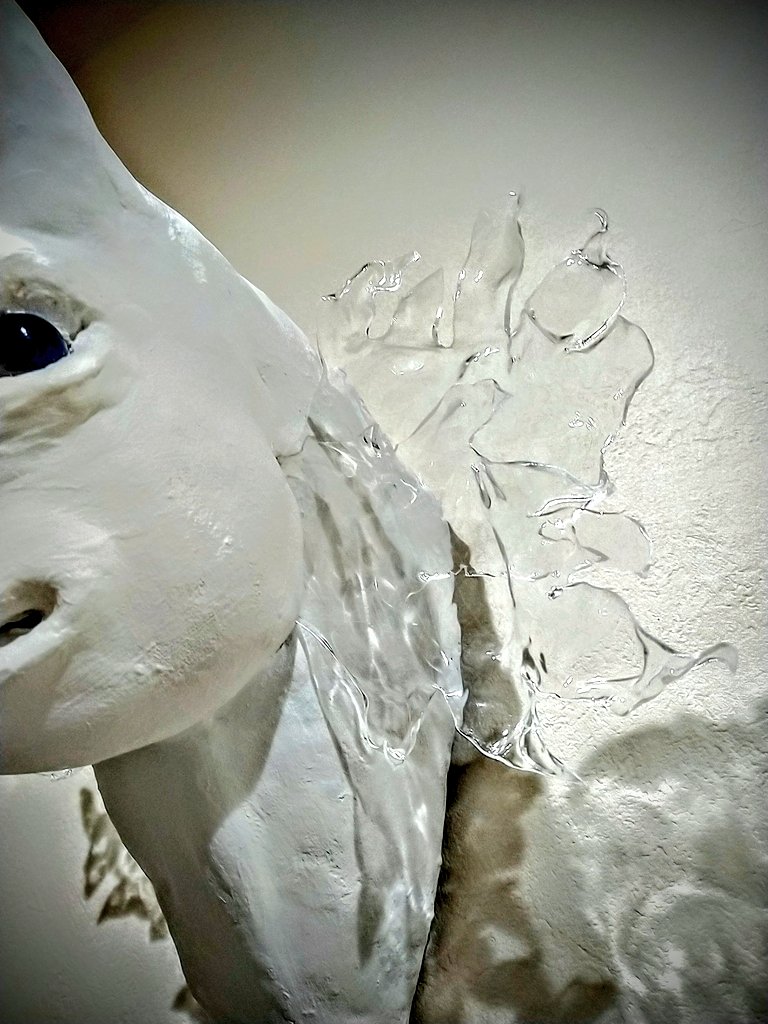 garasuya2's tweet photo. 馬のエラ?ヒレ?を作った。背景が白だと見えにくいな・・・少し色をつけて作り直すか。
#apartmentzoo #nowmaking #kelpie https://t.co/IUoXFkVzWp