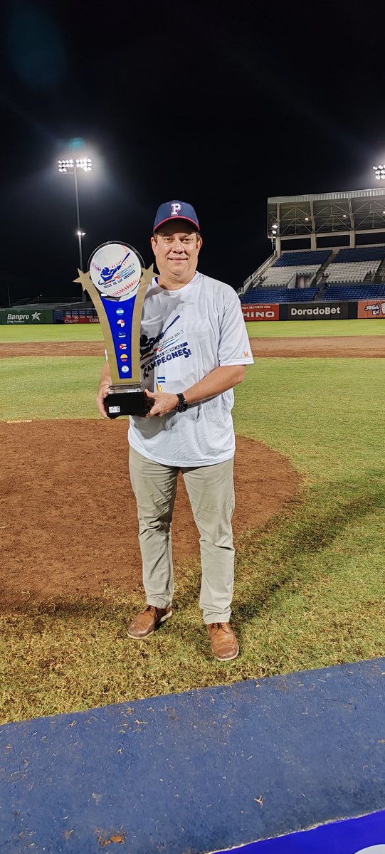 eric_perez_mora's tweet photo. Águilas Metropolitanas de Panamá🇵🇦, Campeones de la Primera Serie de Las Américas realizado en Nicaragua 2025. Felicidades Equipo 💥 https://t.co/ViA7pSdV9Z