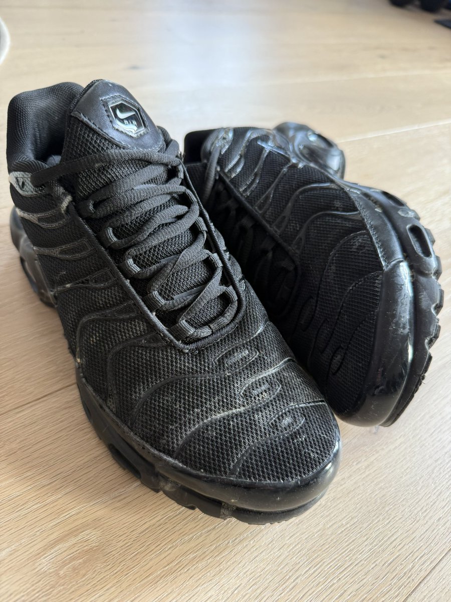 ᔕᑎeᗩkeᖇ-ᔕᗰi tweet media