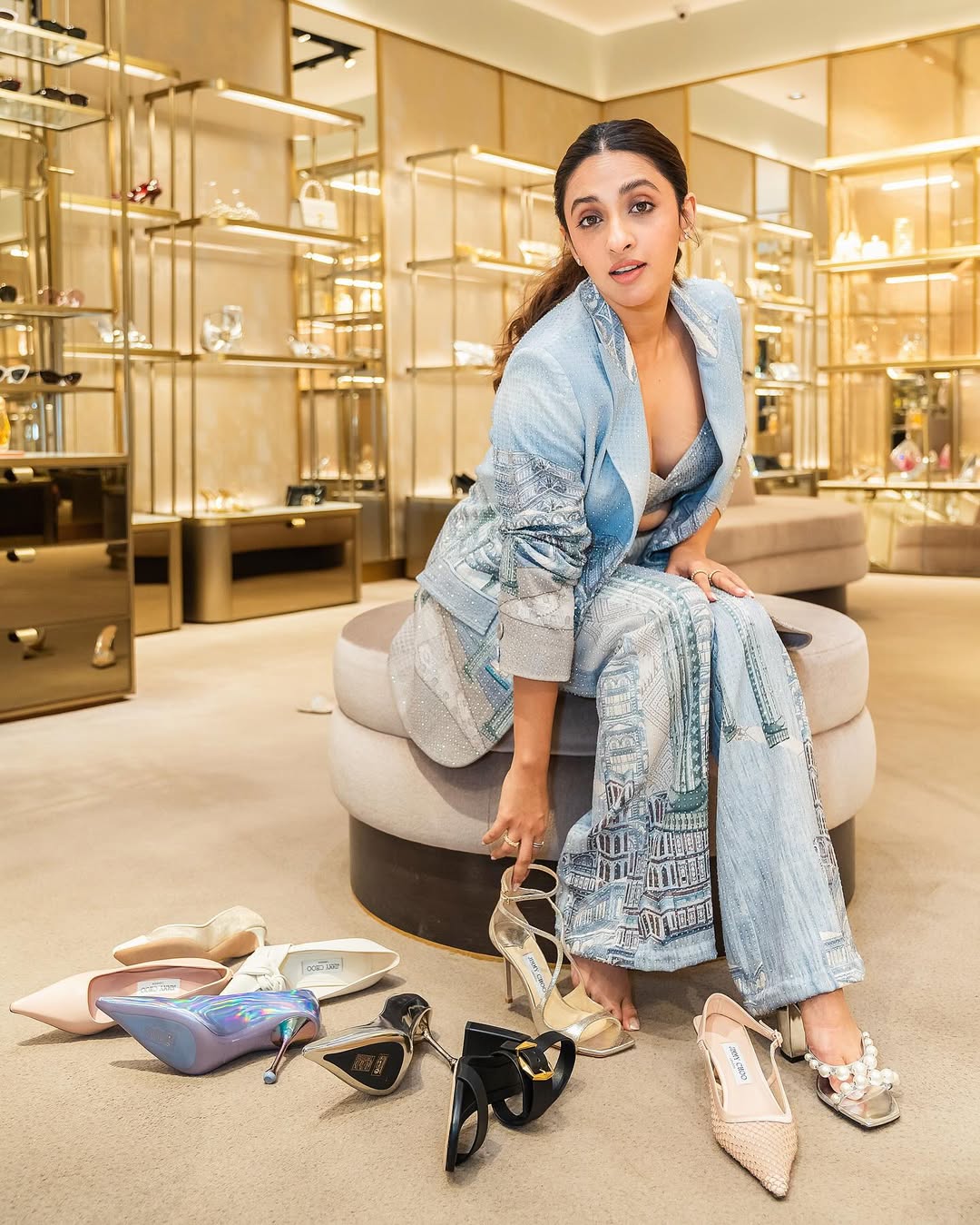 GkPJCvgW8AAwRoT?format=jpg&name=large