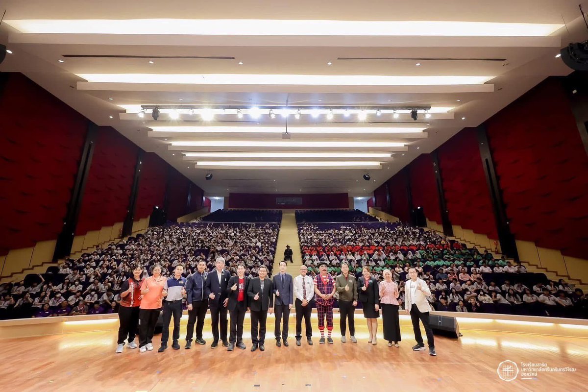 ดีใจที่ได้มีส่วนร่วม และขอขอบคุณ คุณโย <a href="/yoware/">YO•WARE</a> 
ที่ให้เกียรติเชิญเอซิส/ไซเบอร์ตรอน เข้าร่วมแชร์ความรู้กับคุณครูและนักเรียน ในกิจกรรมการอบรมโครงการ “ นักสืบสายชัวร์ 404 : ถอดสลัก กับดักไซเบอร์”ขอขอบคุณ กองทุนสื่อสร้างสรรค์ บริษัท อสมท จำกัด(มหาชน) และ รายการชัวร์ก่อนแชร์