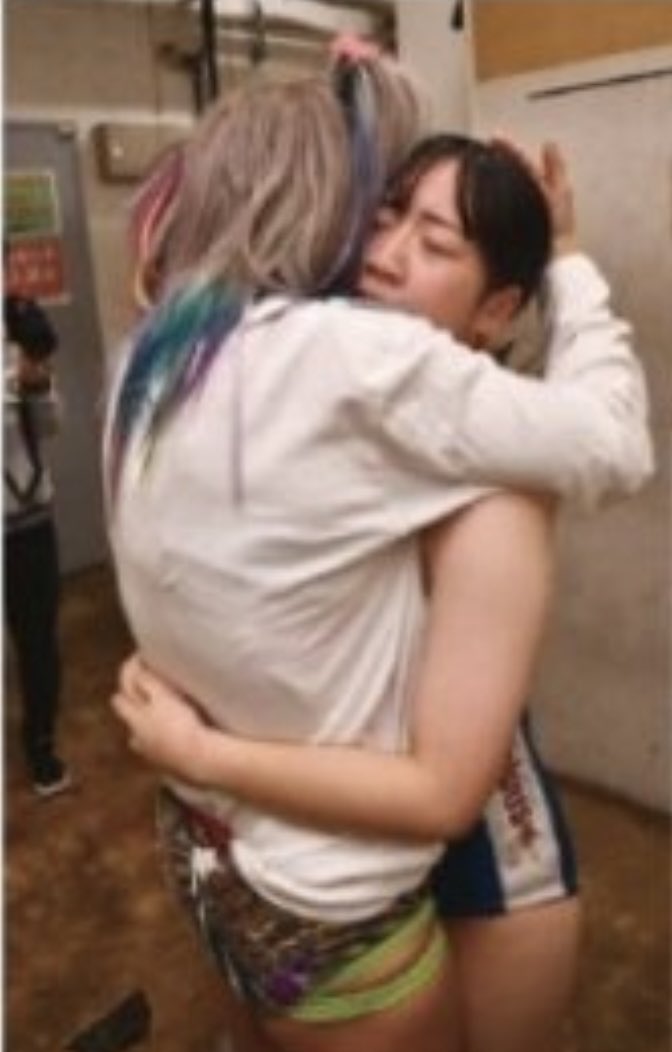 初めて会った時にしてくださったハグ
デビューした時にしてくださったハグ
どちらもとても暖かくて力強かった

ウナギさんのこの暖かさがひつま武士の時から大好きです

でも私はもうひつま武士ではない
プロレスラー彩芽蒼空としてウナギさんの前に立ちます