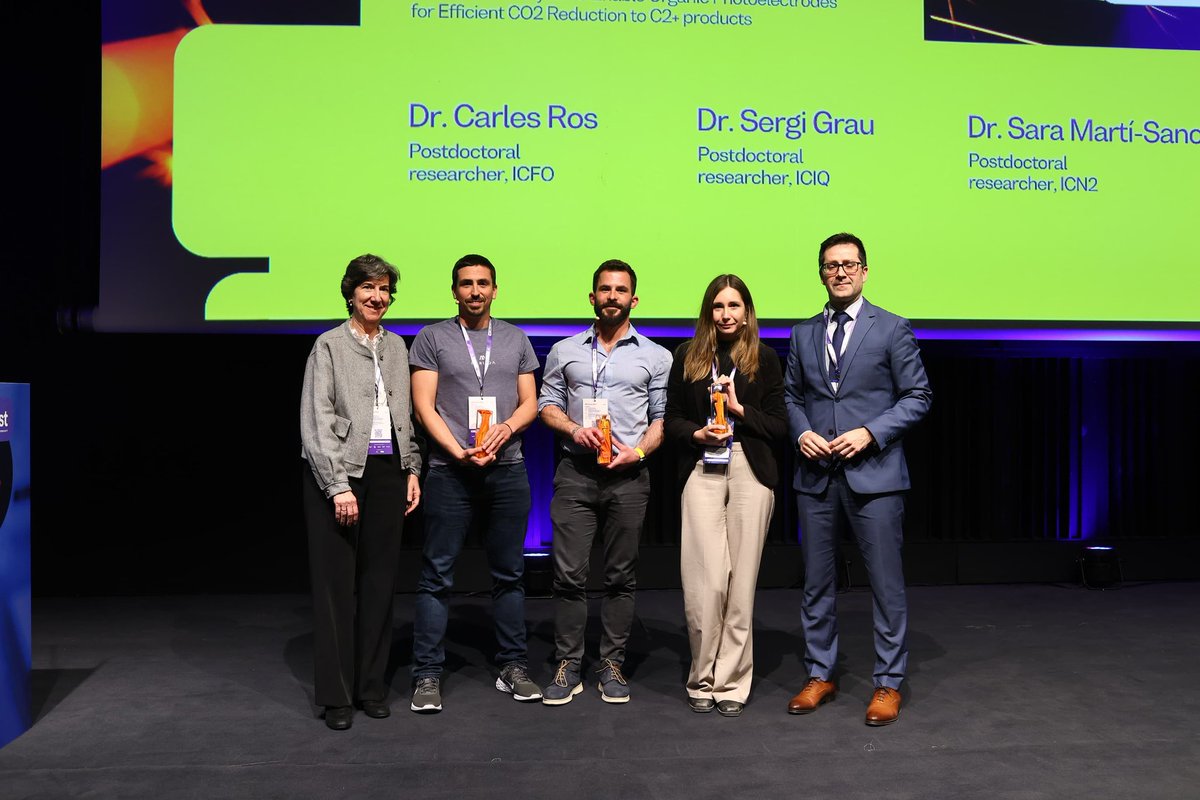 ICIQ (@iciqchem) on Twitter photo #ICIQResearch
💨The project #MOLOPEC – Molecular Catalysts to Enable Organic Photoelectrodes for Efficient CO₂ Reduction to C₂+ products – co-led by Dr. Sergi Grau, together with <a href="/ICFOnians/">ICFO</a> and <a href="/icn2nano/">Catalan Institute of Nanoscience & Nanotechnology</a>, wins the BIST Ignite Award, granted today at the #BISTForum. #ICIQResearch
💨The project #MOLOPEC – Molecular Catalysts to Enable Organic Photoelectrodes for Efficient CO₂ Reduction to C₂+ products – co-led by Dr. Sergi Grau, together with <a href="/ICFOnians/">ICFO</a> and <a href="/icn2nano/">Catalan Institute of Nanoscience & Nanotechnology</a>, wins the BIST Ignite Award, granted today at the #BISTForum.