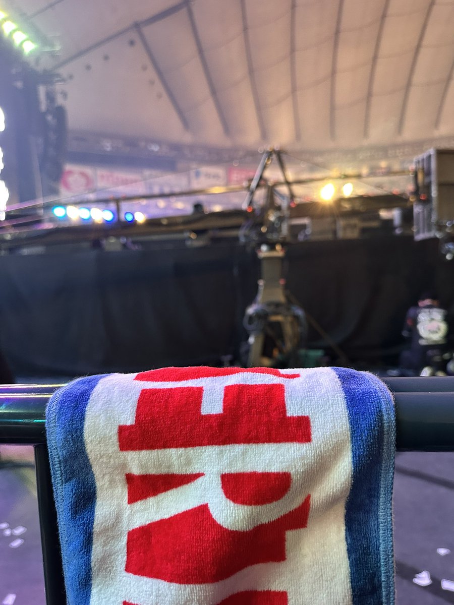 ____24nt__ss38's tweet photo. 幸せすぎる誕生日でした、、
🧤は届かず、ほぼほぼ後ろ姿やったけど、膝ついて歌う位置がドンピシャすぎて、、
キュンキュンした🥺🫶🏻
きっと、最初で最後であろうVIPとてもとても幸せでした︎☺︎
東京まで来てよかった
Nissyありがとう☺️💐 https://t.co/ieSR9rQmzN