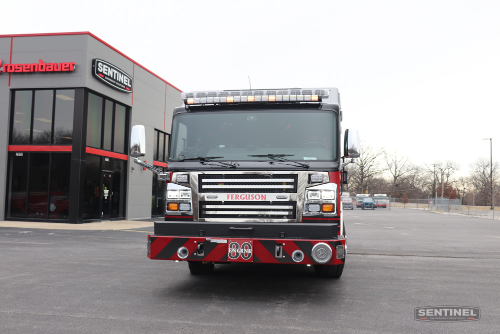 Sentinel_EmgSol's tweet image. NEW DELIVERY!
The Ferguson Fire Department in Ferguson, MO recently took delivery of one of their twin @rosenbauerus Crossfire pumpers! THANK YOU Chief Hampton and the firefighters of Ferguson FD for choosing Sentinel and Rosenbauer! sentineles.com/fergusonfdtwin…