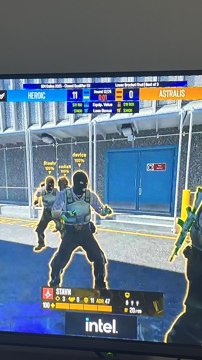 Unfortunate Counter-Strike tweet media