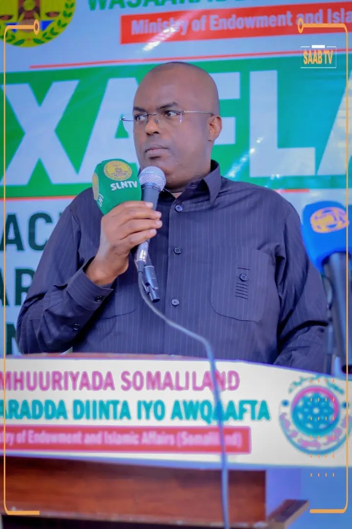 SomalilandMod's tweet image. Wasiirka Wasaaradda Gashaandhiga Jsl  𝙢𝙪𝙙𝙖𝙣𝙚 𝙈𝙖𝙭𝙖𝙢𝙚𝙙 𝙮𝙪𝙪𝙨𝙪𝙛 𝘾𝙖𝙡𝙞 Ayaa Maanta Kaqayb Galay  Nunaasibad balaadh oo Wasaaradda Diinta iyo Awqaaftu ku Shaacinaysay Deeqo Waxbarasho Oo ay Siinayso Ardayda Ciidmada Qaranka.