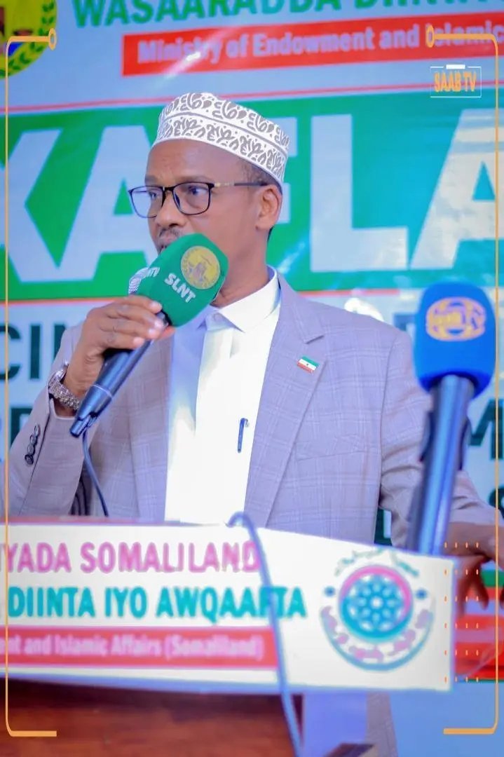 SomalilandMod's tweet image. Wasiirka Wasaaradda Gashaandhiga Jsl  𝙢𝙪𝙙𝙖𝙣𝙚 𝙈𝙖𝙭𝙖𝙢𝙚𝙙 𝙮𝙪𝙪𝙨𝙪𝙛 𝘾𝙖𝙡𝙞 Ayaa Maanta Kaqayb Galay  Nunaasibad balaadh oo Wasaaradda Diinta iyo Awqaaftu ku Shaacinaysay Deeqo Waxbarasho Oo ay Siinayso Ardayda Ciidmada Qaranka.